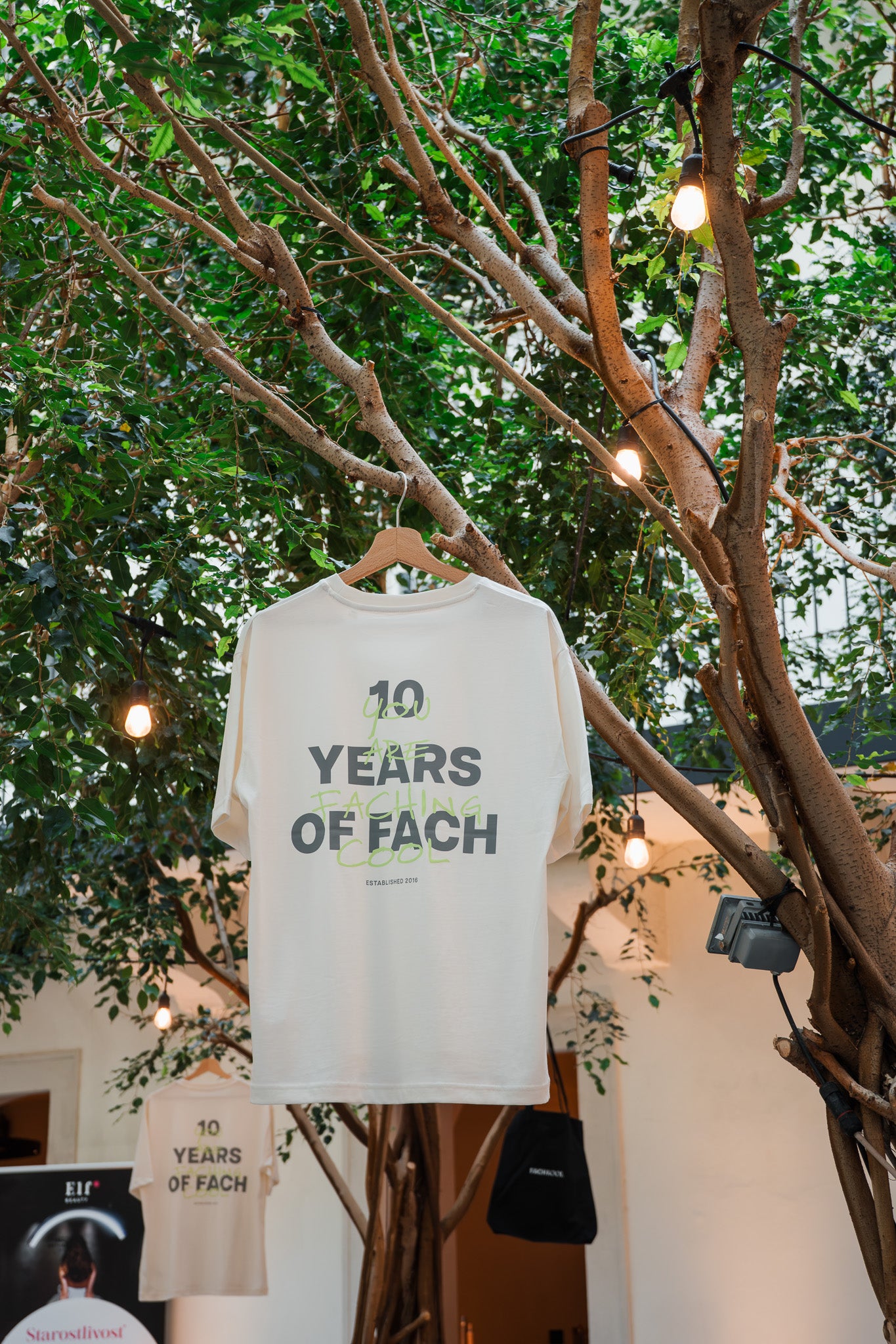 "You are faching cool" T-Shirt - Merch 10. Výročie